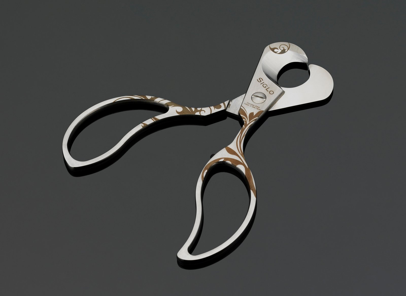 L & R scissors