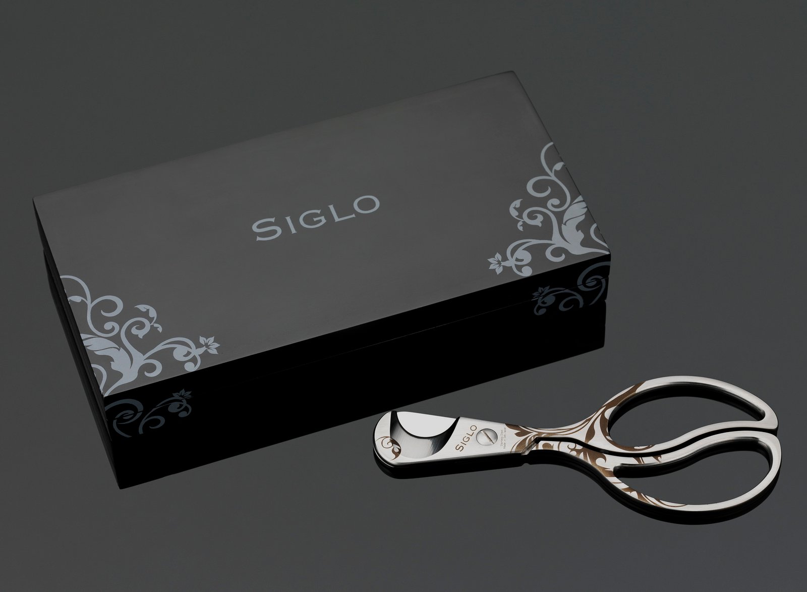 L & R scissors