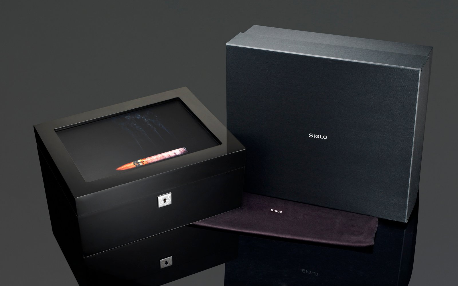Lenticular humidor